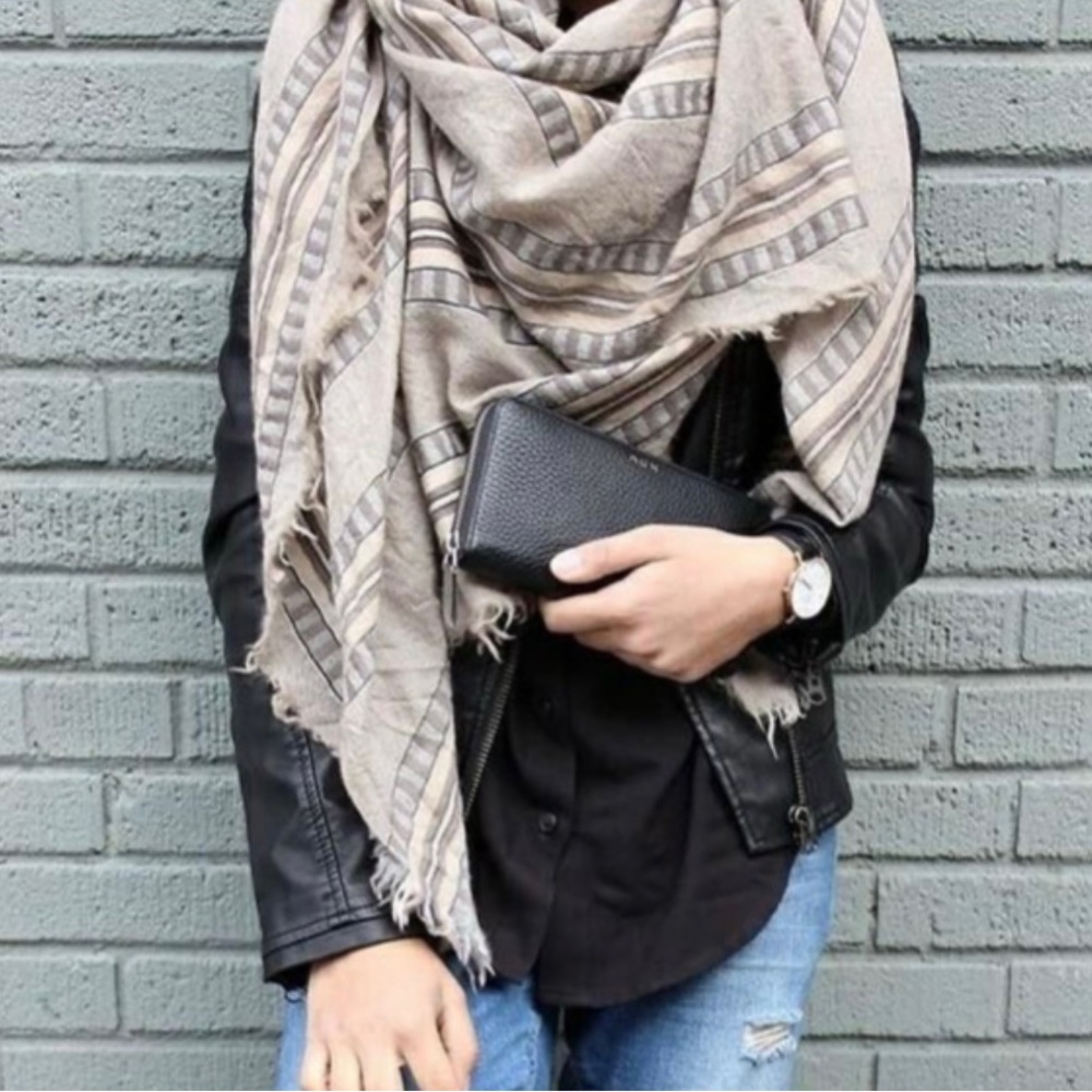 Wilfred Blanket Scarf 💕 Aritzia